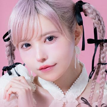 益若つばさ